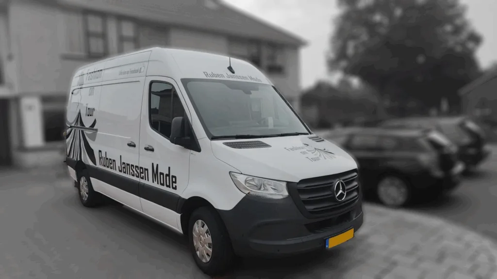 signklus, bedrijfsreclame, voertuigbelettering, bus reclame, carwrap