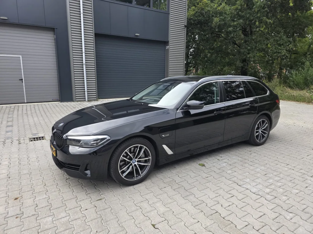 dechrome, bmw, ontchromen, de-chrome, chrome weghalen, zwart maken auto, signklus, kosten, voordelen, bmw,