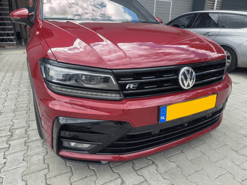 dechrome, bmw, ontchromen, de-chrome, chrome weghalen, zwart maken auto, signklus, kosten, voordelen, bmw,