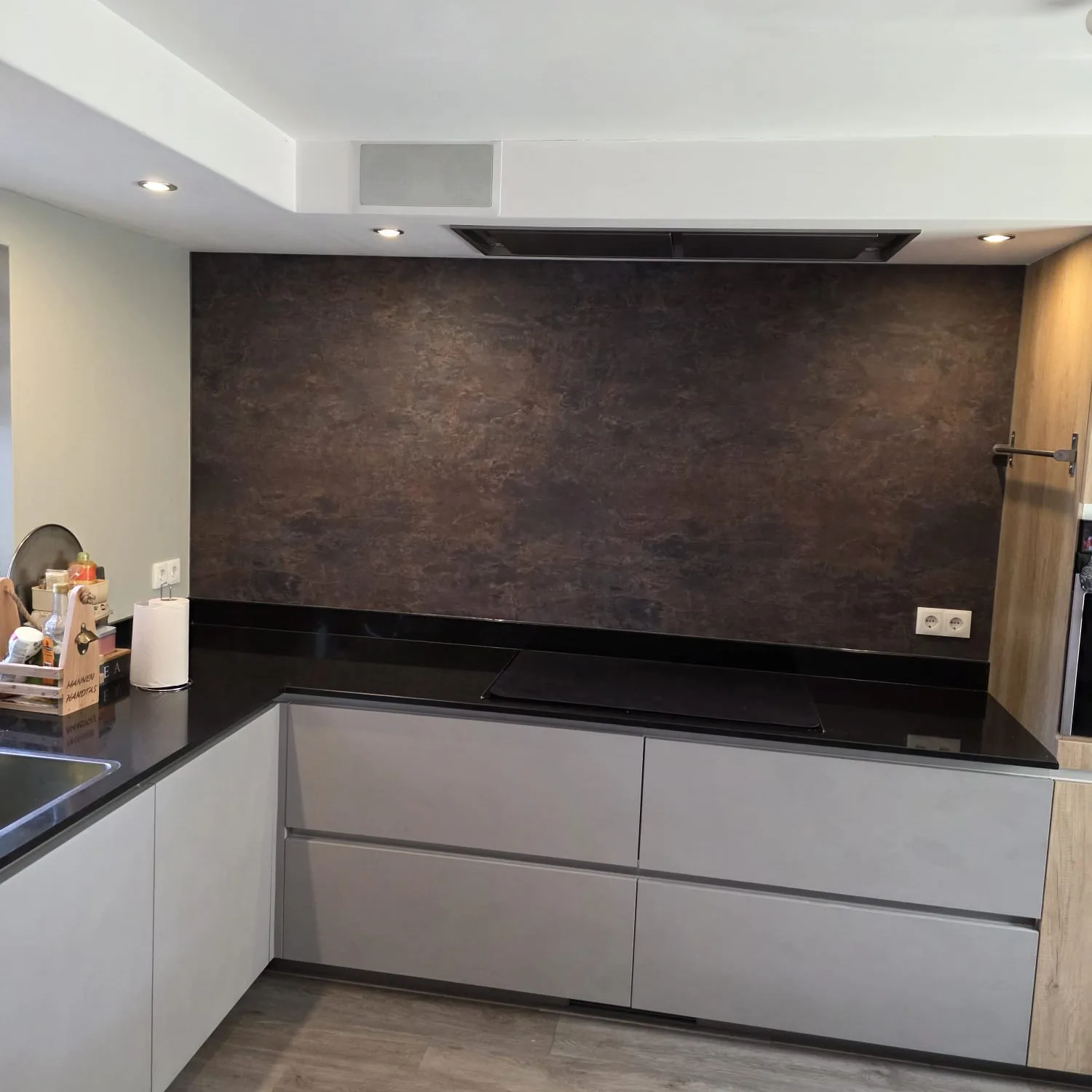 keuken spuiten of wrappen, keuken wrap, keukenwrap, voordelen, nadelen, spuiten, inspiratie, signklus