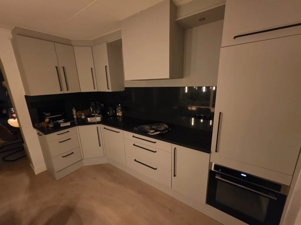 keukenwrap, keukenrenovatie, nieuwe fronten, keuken, keuken plakken, interieurfolie, voordelen, kosten